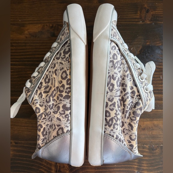 Coach Barrett Signature Silver Grey Leopard Ocelot Print Women's Sneakers 6.5 - Picture 11 of 15
